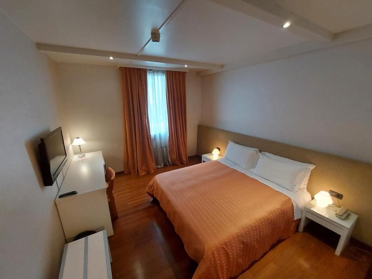 Hotel Posta 77 San Giorgio In Bosco Extérieur photo