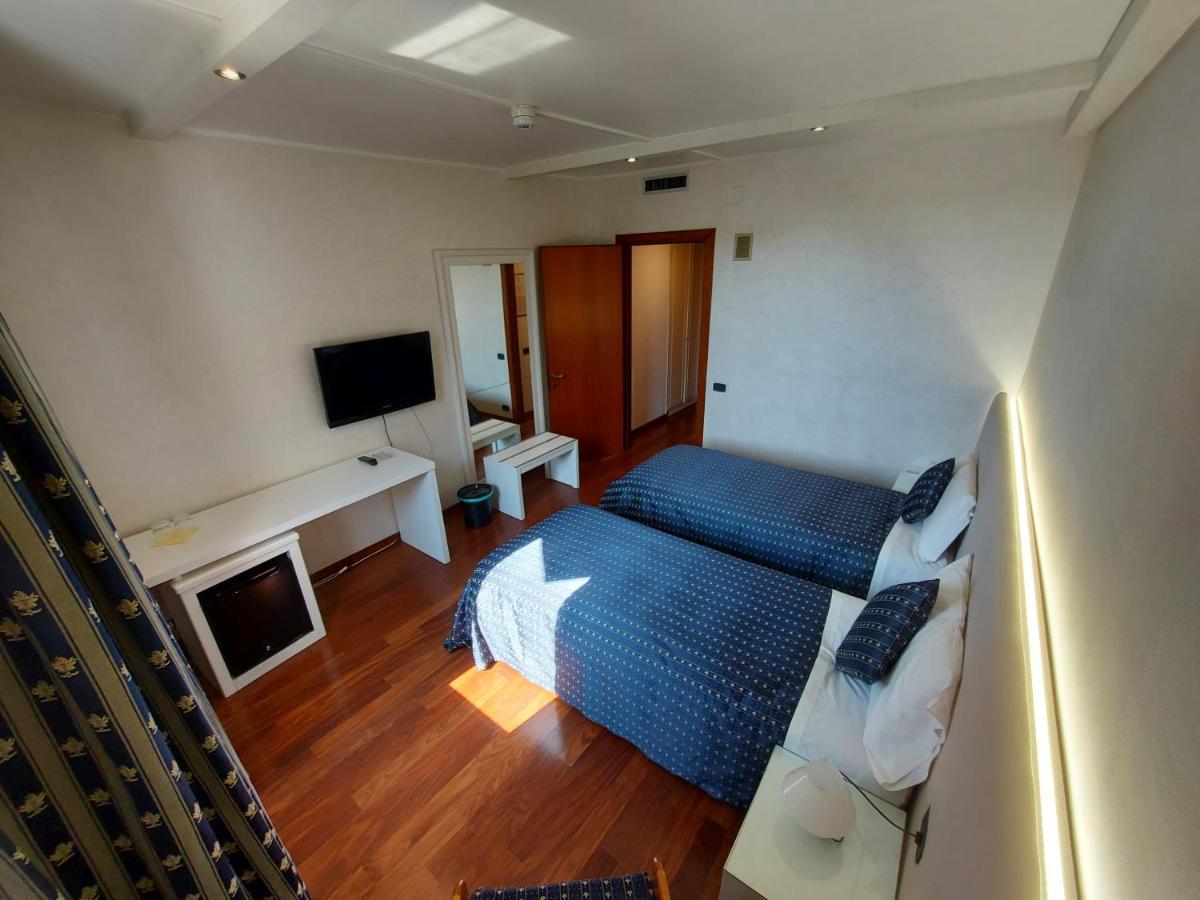 Hotel Posta 77 San Giorgio In Bosco Extérieur photo