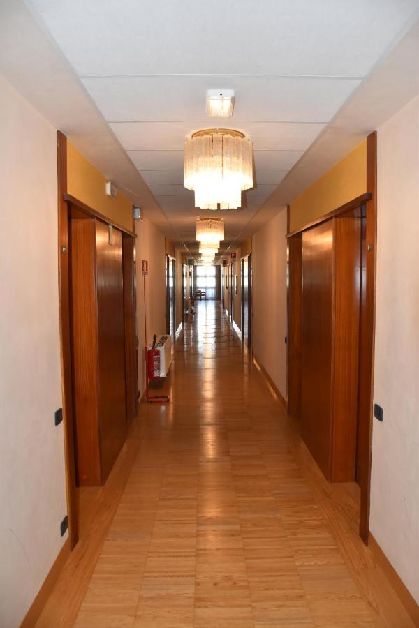 Hotel Posta 77 San Giorgio In Bosco Extérieur photo