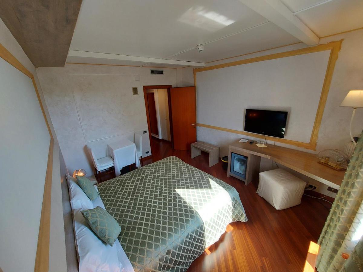 Hotel Posta 77 San Giorgio In Bosco Extérieur photo